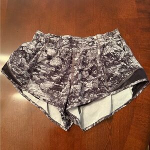 lululemon athletica Black and white Patterned Women's Athletic Shorts 2.5”.